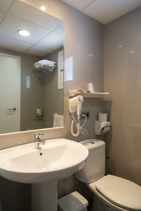 Apartamentos Costamar II Es Pujols Exterior photo